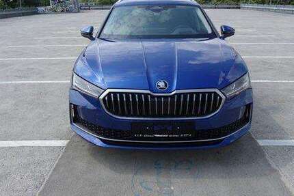 Skoda Superb 23.000 km 46.900 &euro; München 80686