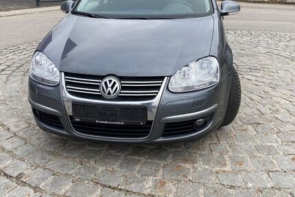 VW Jetta 80.000 km 5.599 &euro; München 81549