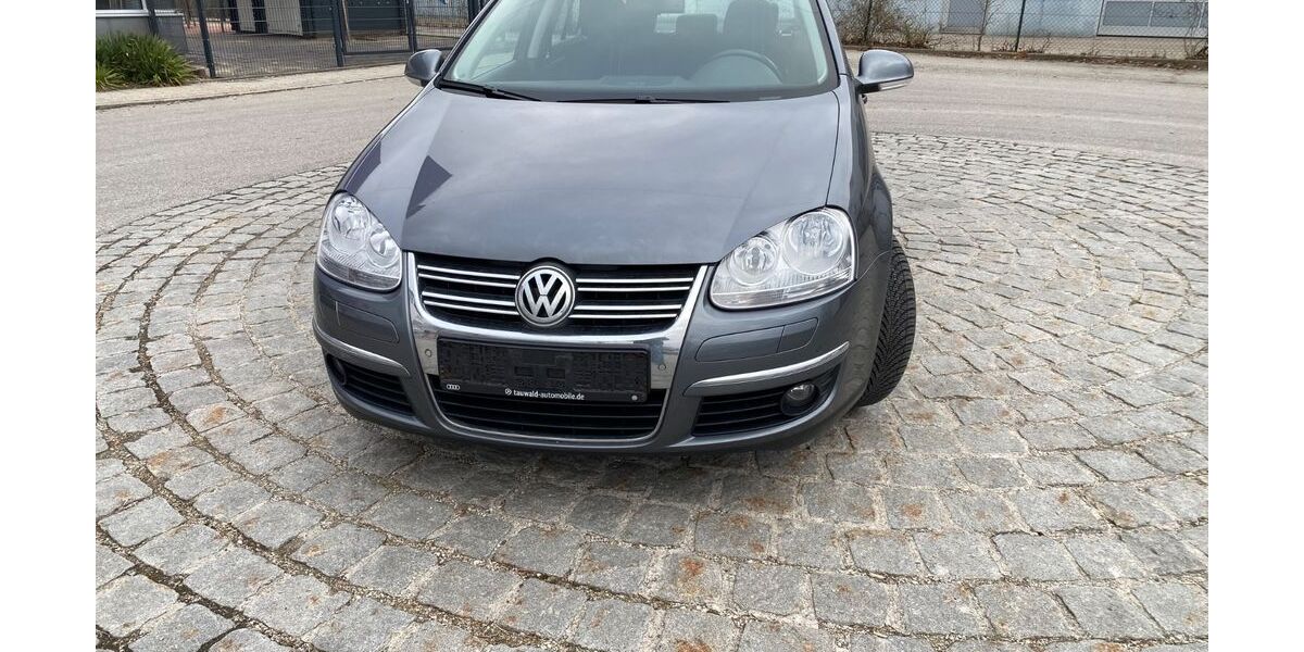 VW Jetta 80.000 km 5.599 &euro; München 81549