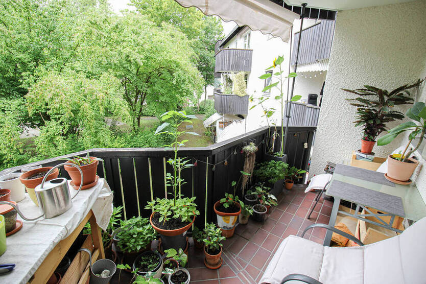 Gepflegte 2-Zimmer-Wohnung mit Balkon und Blick ins Grüne in zentraler Lage von Erding