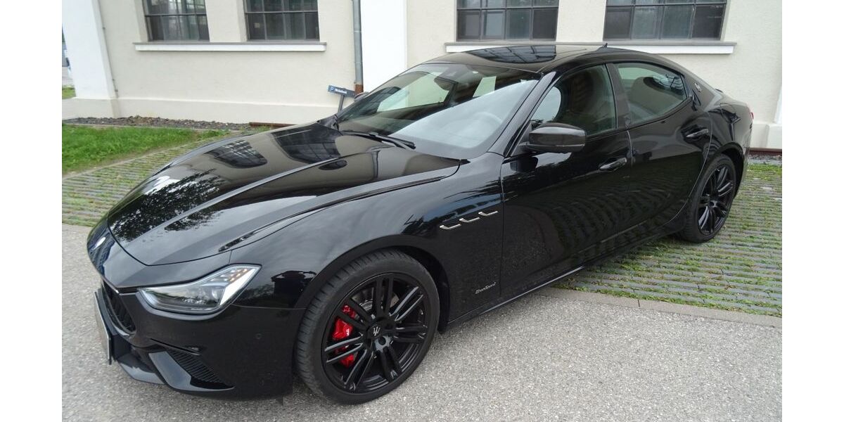 Maserati Ghibli 148.000 km 35.800 &euro; München 81249