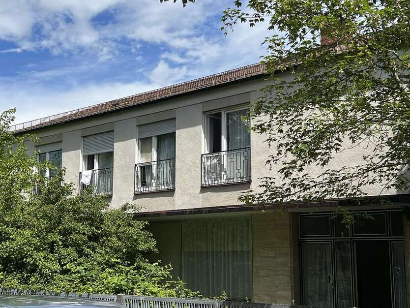 Haus zum Kaufen in München 1.999.998 € 328 m²