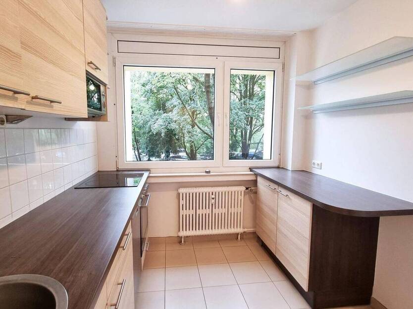 Helle 2,5-Zimmer-Wohnung mit großem Westbalkon - sofort bezugsfertig