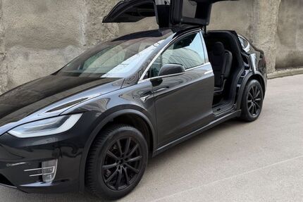 Tesla Model X 87.000 km 28.980 &euro; München 81829