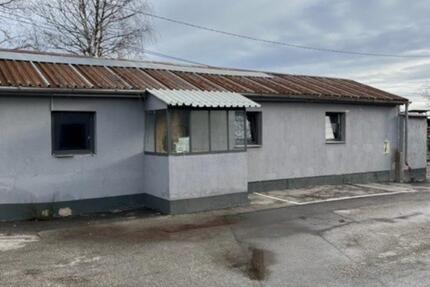 Gewerbliches Grundstück 1.138 m² | umzäunt | Halle & Hoffläche zimmer