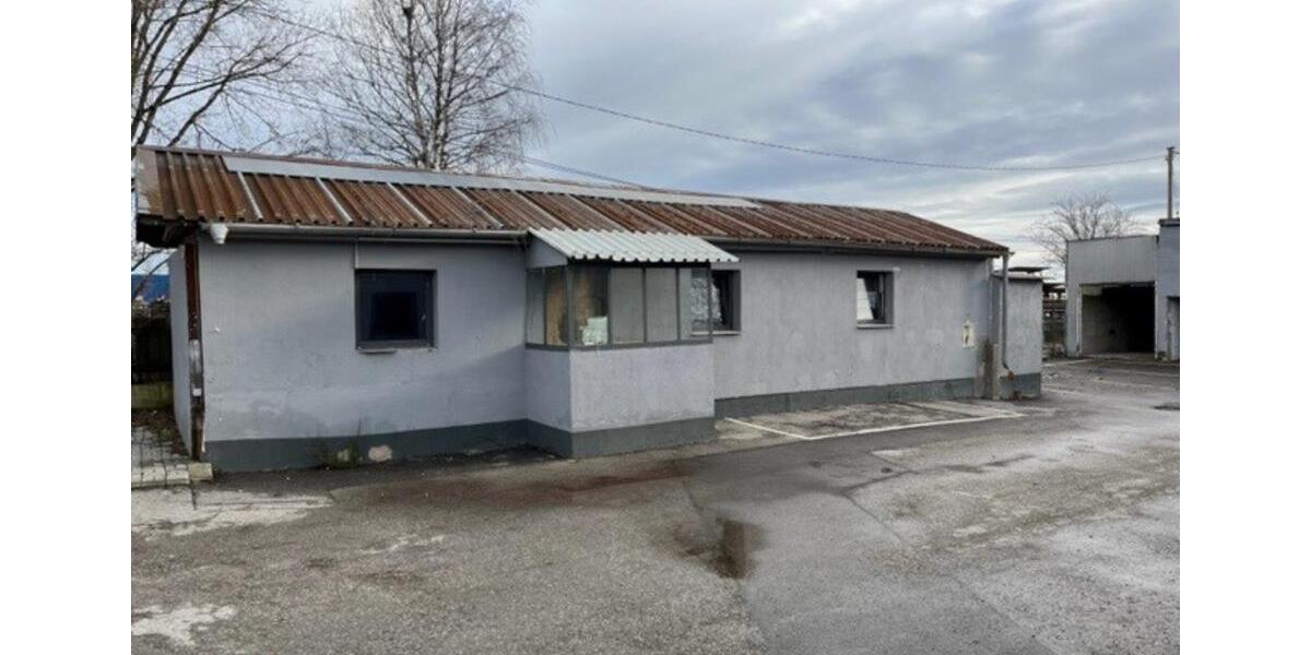 Gewerbliches Grundstück 1.138 m² | umzäunt | Halle & Hoffläche zimmer