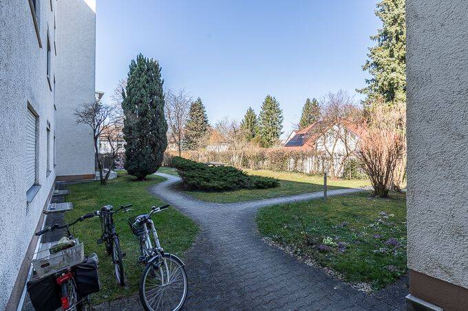 Etagenwohnung München Laim - 2 Zimmer, 75 m&sup2;, 1.650&euro; | Angebot:26554386