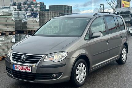 VW Touran 146.817 km 2.399 &euro; MÜNCHEN 81243