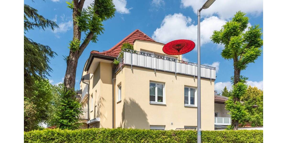 AIGNER - Lichtdurchflutete Dachgeschosswohnung mit sonnigem Balkon 2 zimmer