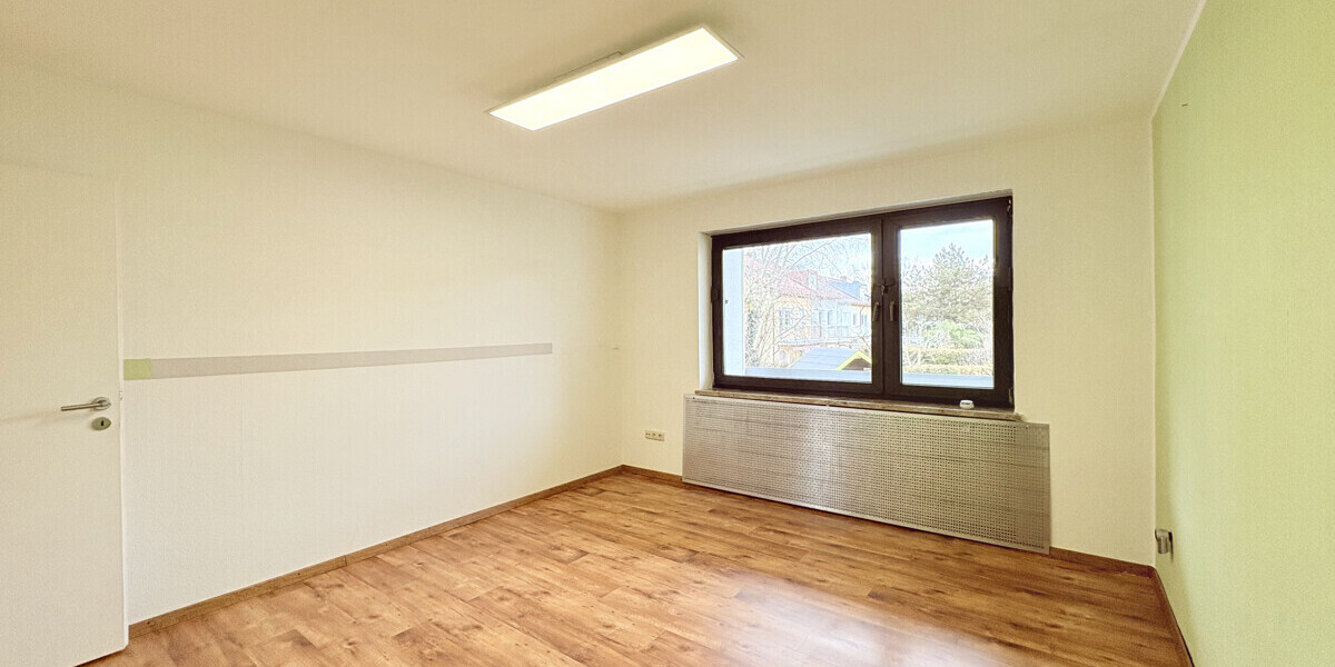 ***Sanierte Doppelhaushälfte mit Einliegerwohnung – Ruhig, familienfreundlich, bezugsbereit*** - Doppelhaushälfte München Pasing-Obermenzing | Angebot:25126180