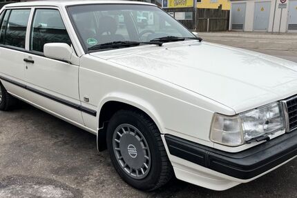 Volvo 940 200.245 km 8.900 &euro; Poing 85586