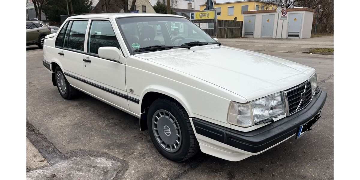 Volvo 940 200.245 km 8.900 &euro; Poing 85586