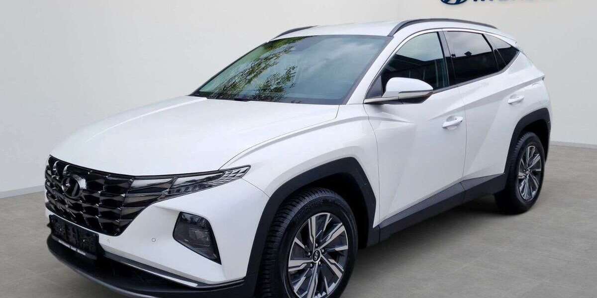 Hyundai TUCSON 12.250 km 30.580 &euro; München 81825