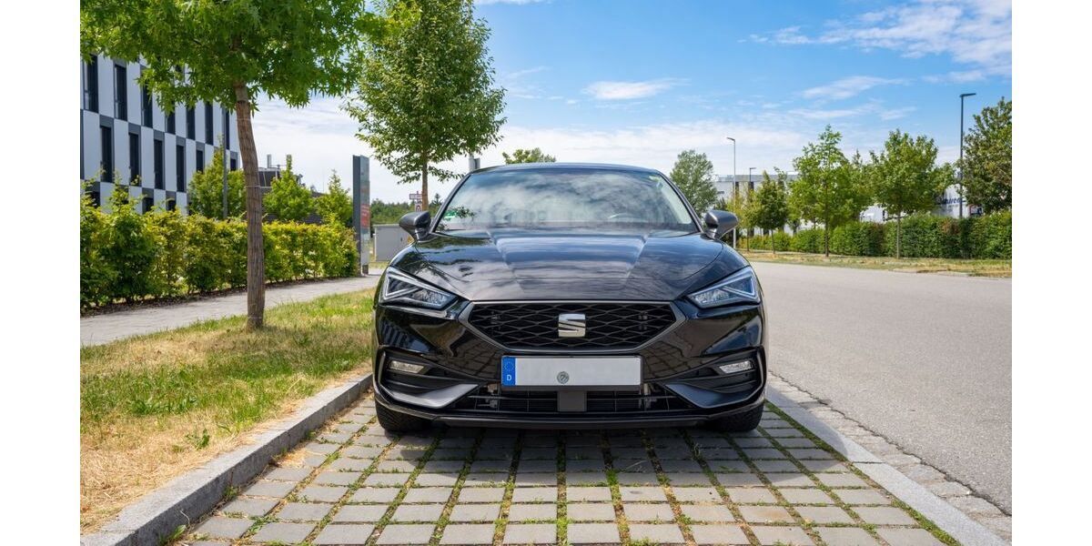 Seat Leon 63.400 km 18.300 &euro; Gilching 82205