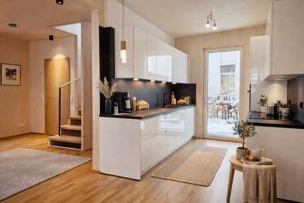 Haus München Allach-Untermenzing - 6 Zimmer, 151 m&sup2;, 3.400&euro; | Angebot:24835177