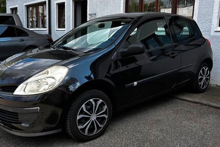 Renault Clio 144.000 km 1.390 &euro; München 81479