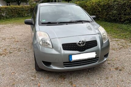 Toyota Yaris 82.188 km 3.600 € München 81479