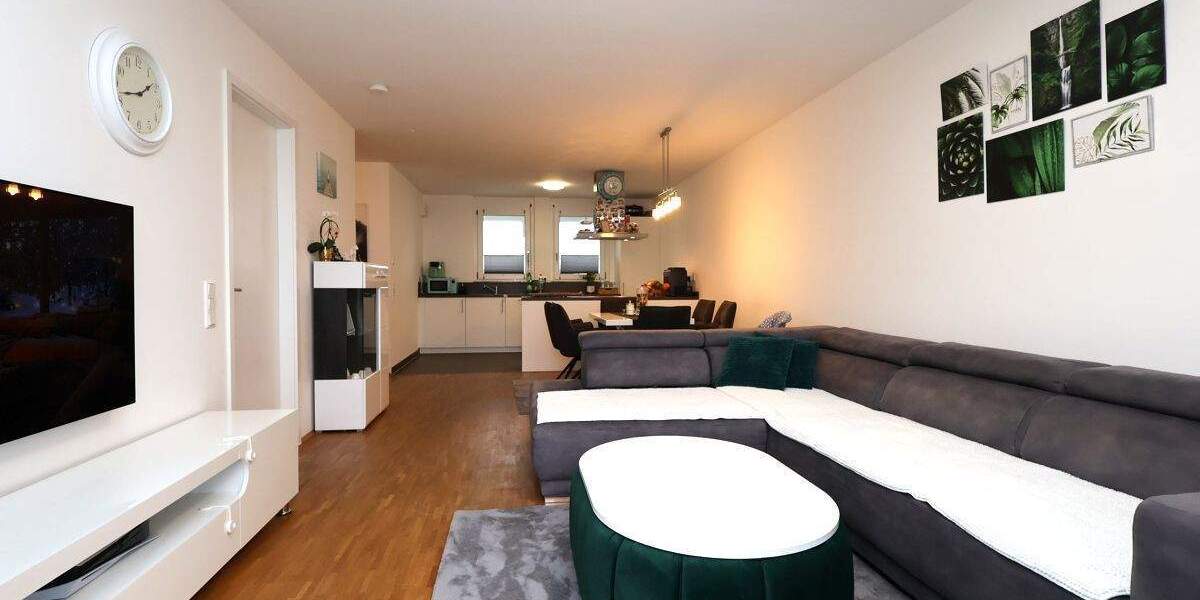 Sonnige 2-Zimmerwohnung mit moderner Einbauküche und großer Südloggia 2 zimmer