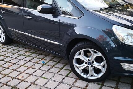 Ford Galaxy 209.000 km 13.500 € GRASBRUNN 85630