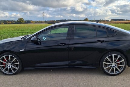 Opel Insignia Grand Sport 2.0 BTurbo D 4x4 Autom.GSI 75.500 km 23.900 € Sauerlach 82054