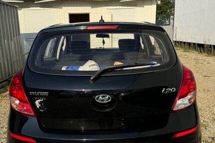 Hyundai i20 118.000 km 4.999 &euro; München 81737