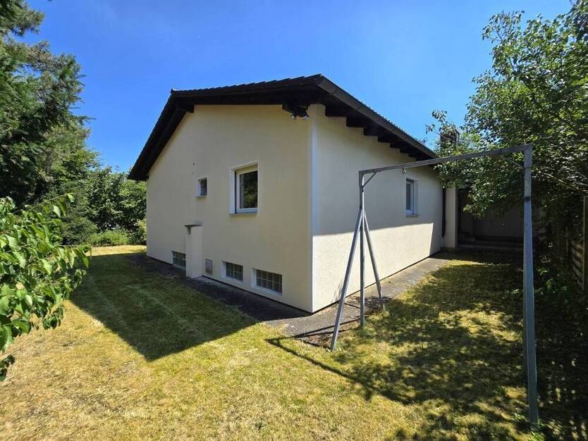 Großzügiges Anwesen inkl. EinliegerWohnung und Baureserve in Brunnthal