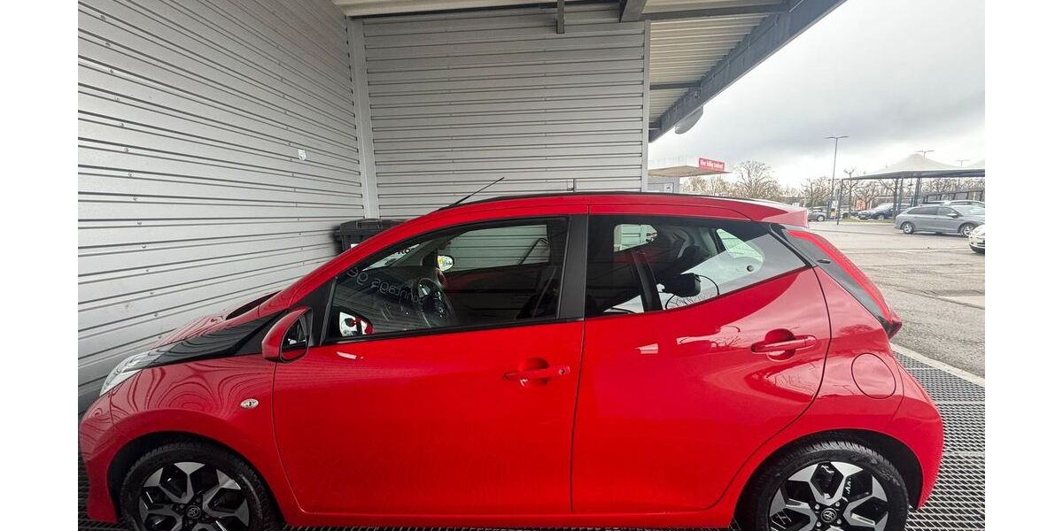 Toyota Aygo (X) 12.900 km 11.500 &euro; Olching 82140