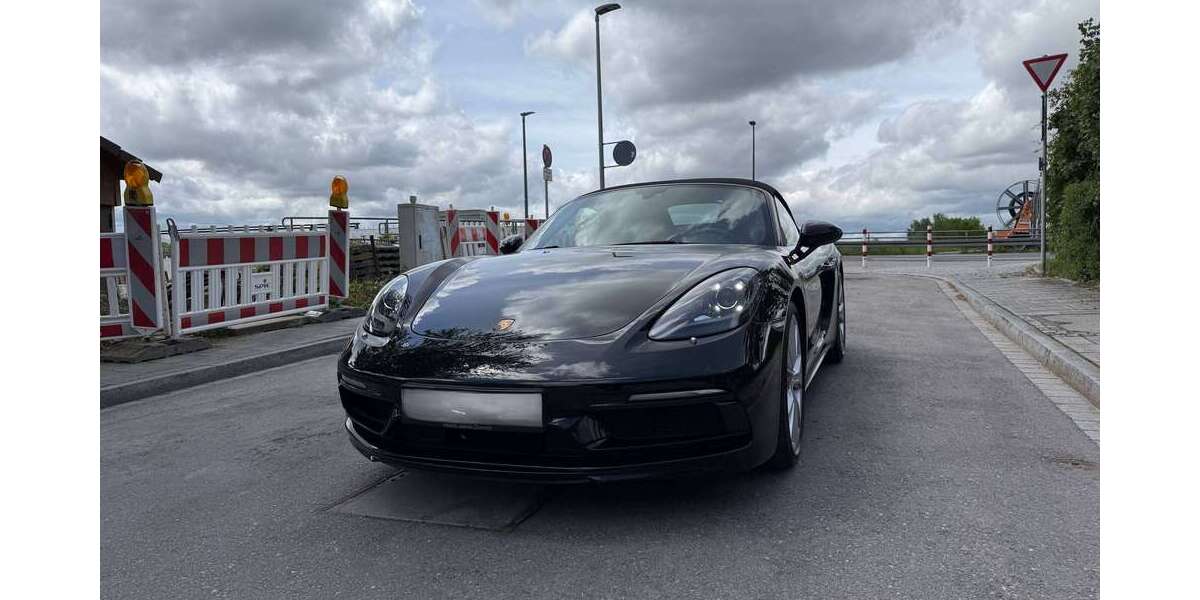 Porsche 718 104.500 km 42.500 &euro; Grasbrunn 85630