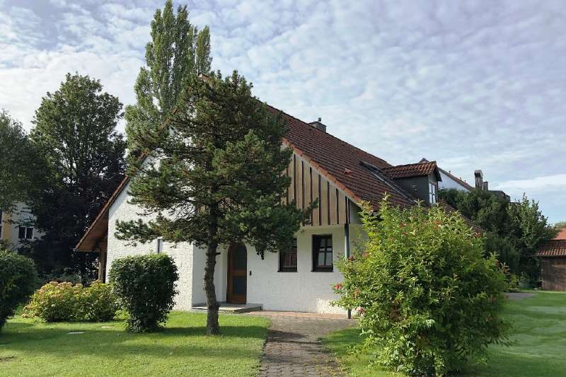 Haus zum Mieten in Karlsfeld 2.490 € 155 m²