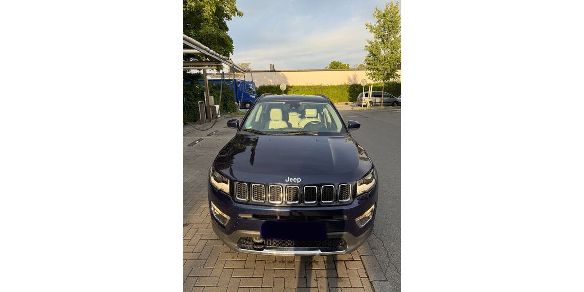 Jeep Compass 109.000 km 16.500 &euro; München 80993