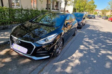 Hyundai i30 93.000 km 11.999 &euro; München 80939