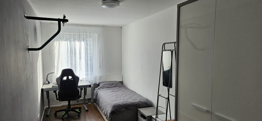 Provisionsfrei* (Von Privat) Charmante 4-Zimmer Wohnung mit Balkon sowie Außenstellplatz in Kirchheim bei München - Etagenwohnung Kirchheim bei München | Angebot:24356453