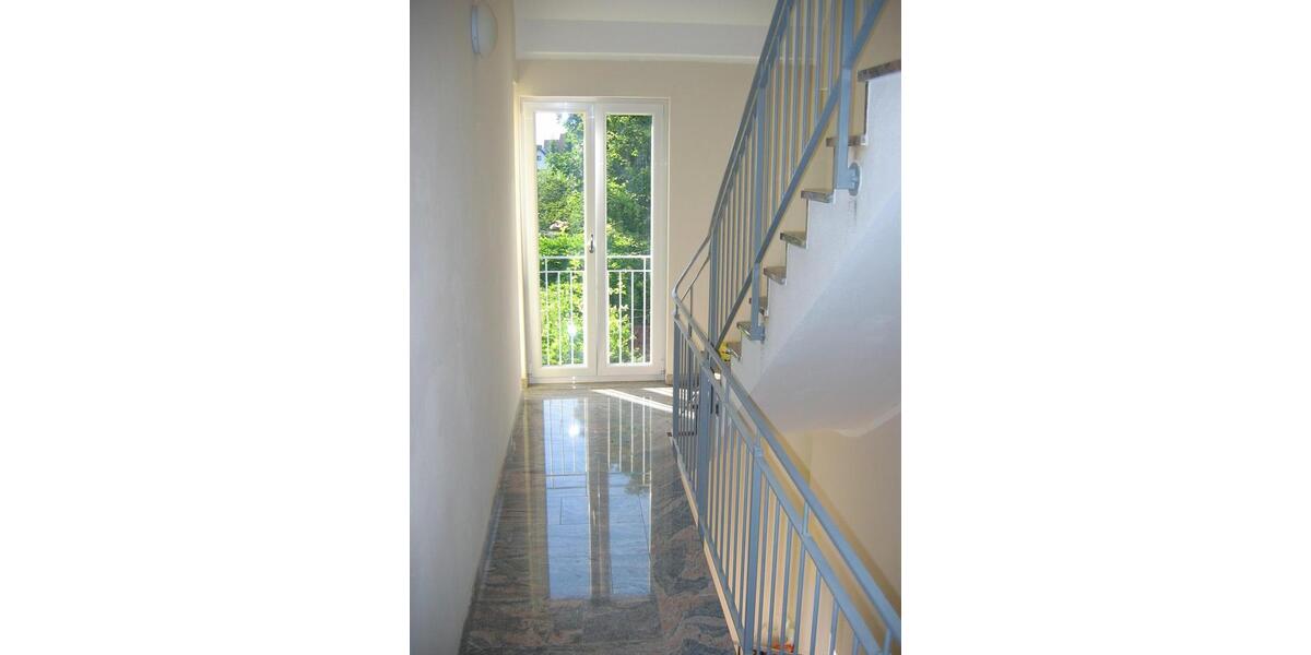 Dachgeschoßwohnung Karlsfeld - 3.5 Zimmer, 82 m&sup2;, 1.350&euro; | Angebot:25752513