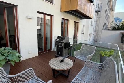 Wunderschöne Wohnung mit Dachterrasse und Einbauküche