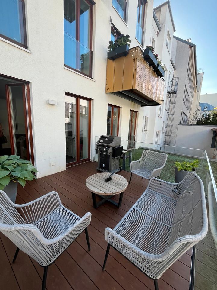 Wunderschöne Wohnung mit Dachterrasse und Einbauküche