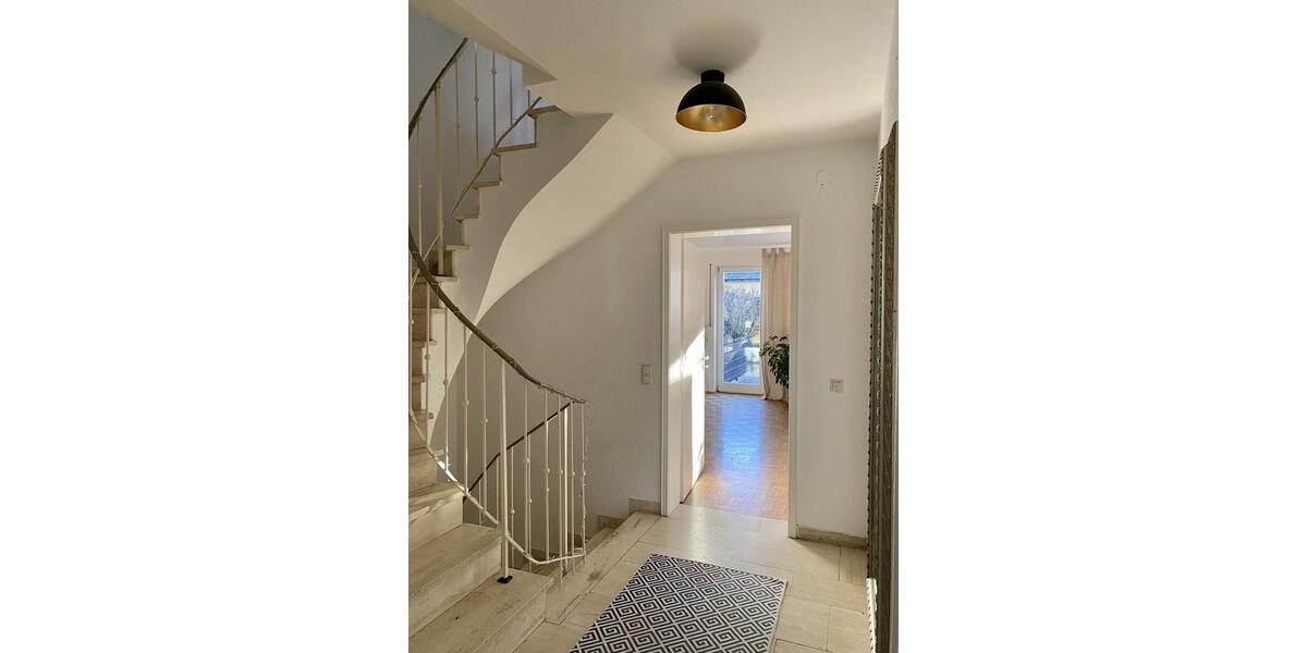 Grosszügiges topgepflegtes Reihenhaus in Baldham-Waldkolonie 5 zimmer