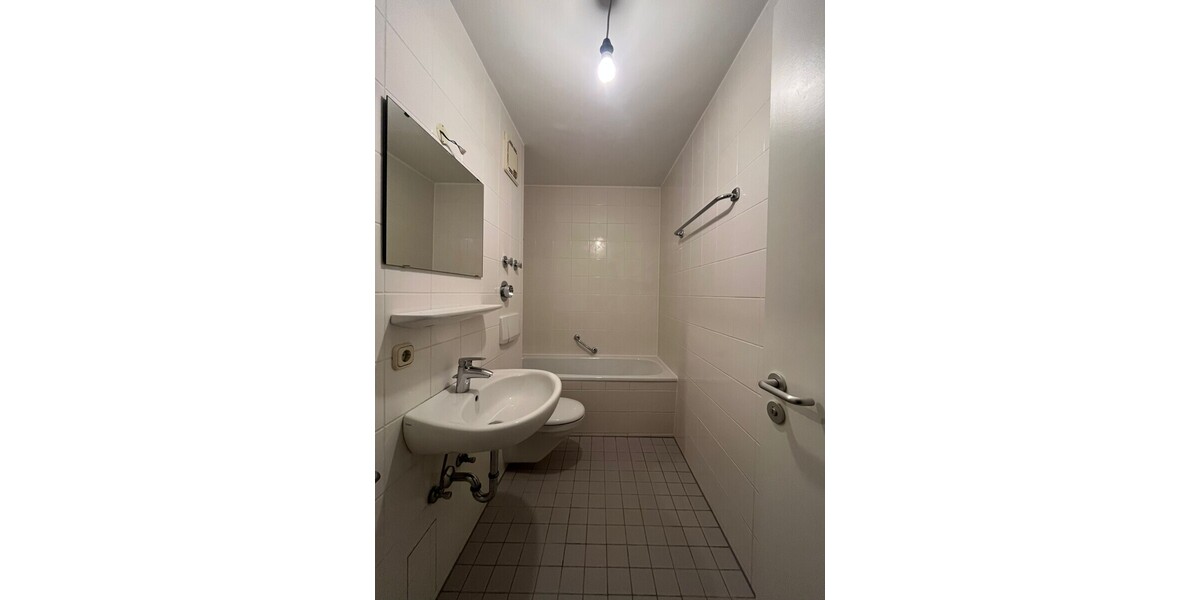 ***Flexible Büro- oder Praxisräume in München – mit Terrasse & Souterrain*** 2 zimmer