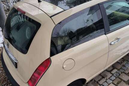 Lancia Y 130.000 km 2.300 &euro; Unterhaching 82008