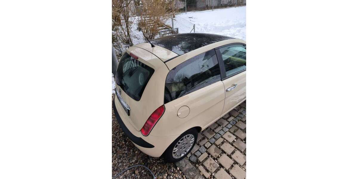 Lancia Y 130.000 km 2.300 &euro; Unterhaching 82008