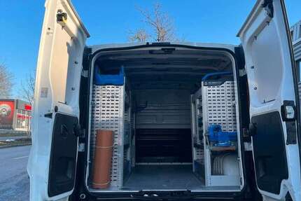 Opel Vivaro 72.892 km 15.999 &euro; München 81825