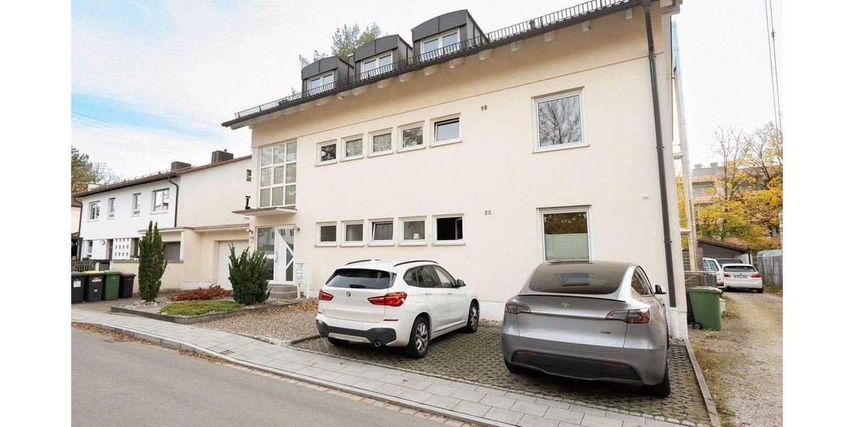 Hochwertig ausgebaute 3-Zimmer-Dachgeschosswohnung (2006) - stilvoll möbliert mit Südwest-Terrasse 3 zimmer