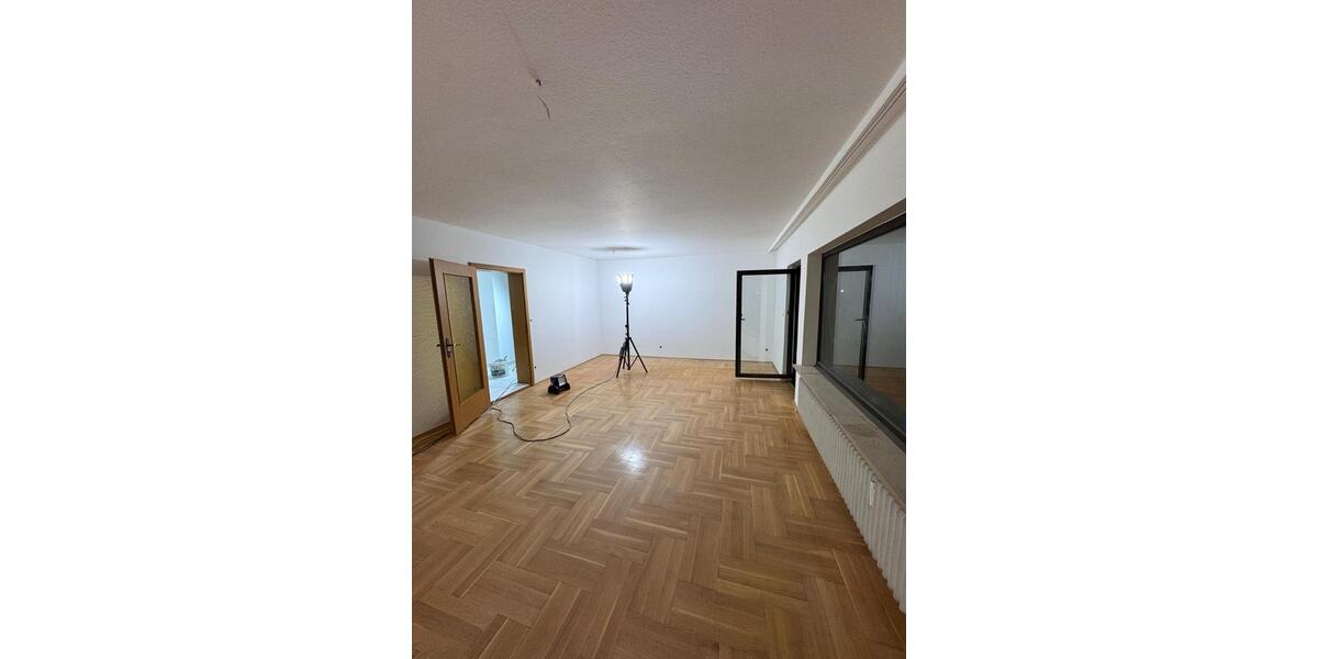 Erdgeschoßwohnung Unterhaching - 3 Zimmer, 104 m&sup2;, 1.930&euro; | Angebot:25973556