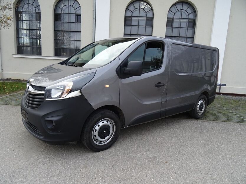 Opel Vivaro 158.400 km 12.950 € München 81249