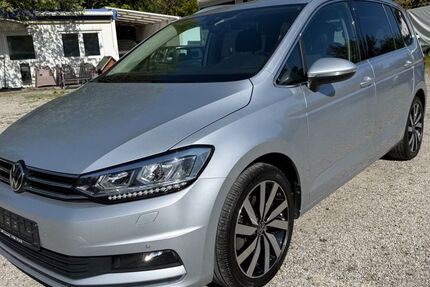 VW Touran 124.800 km 21.800 &euro; München 80995