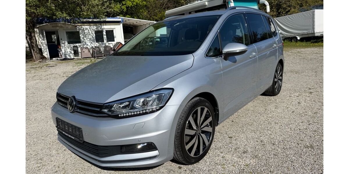 VW Touran 124.800 km 21.800 &euro; München 80995