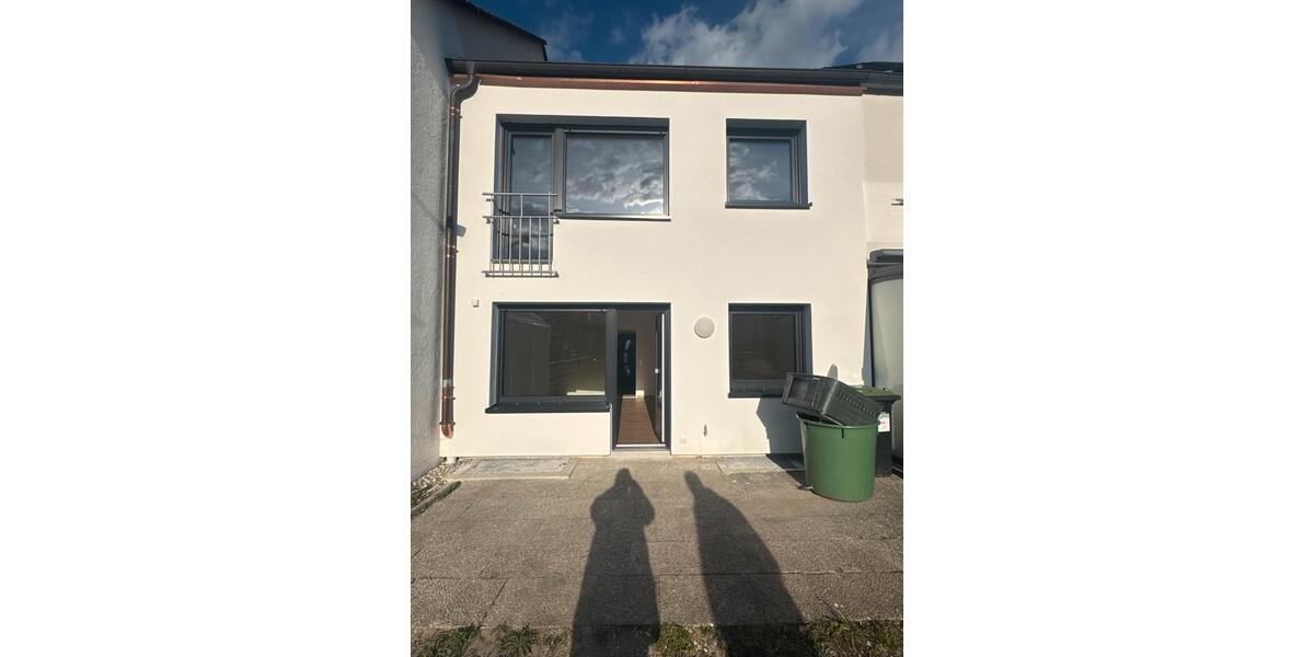 Reihenhaus Neufahrn bei Freising Mintraching-Grüneck - 7 Zimmer, 140 m&sup2;, 2.750&euro; | Angebot:26066116