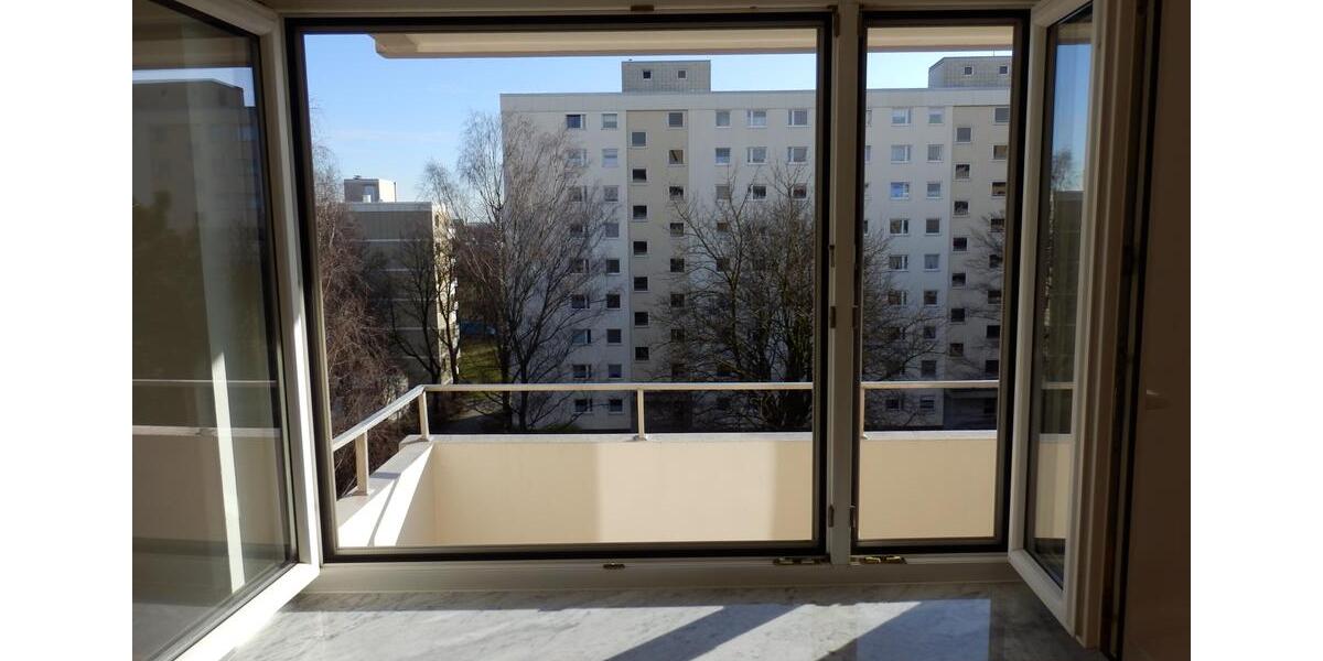 Helle schöne 2 Zim. Wohnung mit großem Balkon in Top Lage zu verk 1 zimmer