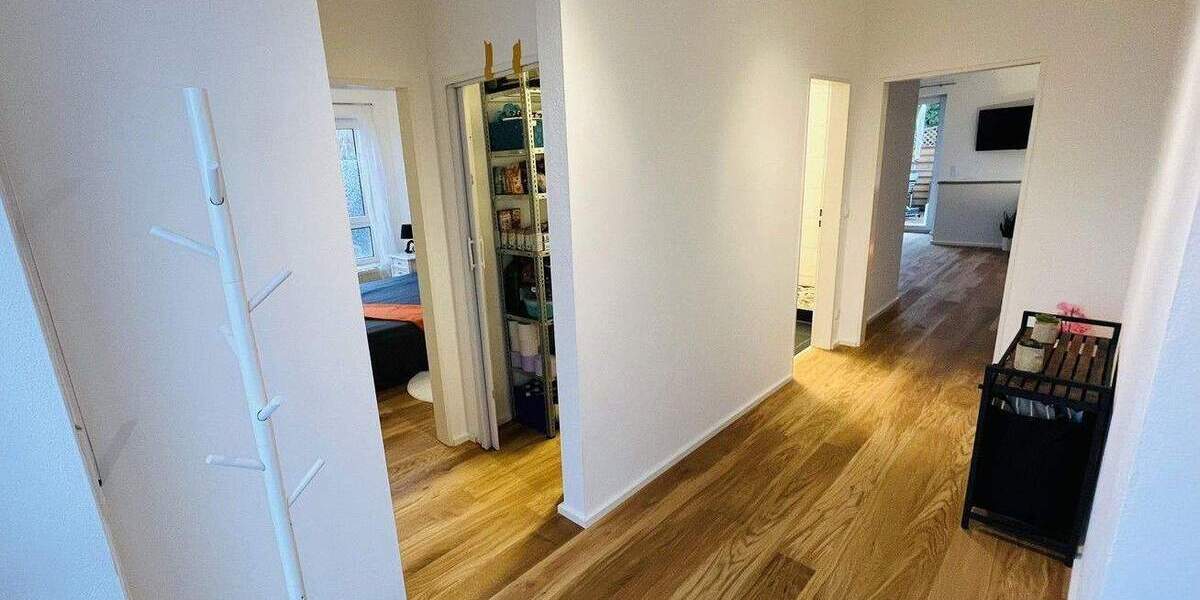 Etagenwohnung Gilching Neugilching - 2 Zimmer, 105 m&sup2;, 2.100&euro; | Angebot:25627994