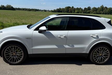 Porsche Cayenne 27.980 km 73.950 &euro; München 80687
