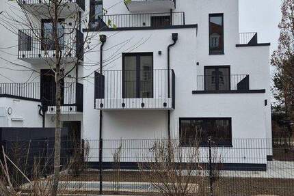 Exklusive Neubau-Wohnung mit Dachterrasse und Balkon (Süd-West-Ausrichtung) - Erstbezug 3 zimmer